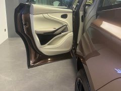 Aston Martin DBX 4.0T V8 707 - фото 11