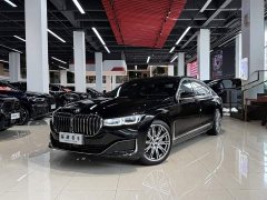 BMW 7 Series 2021 740Li xDrive Executive Luxury Line - фото 1