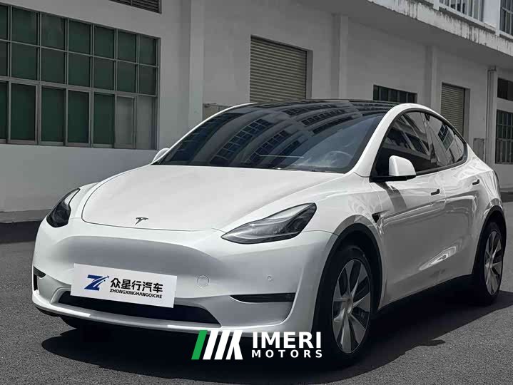 Tesla Model Y long-range all-wheel drive version