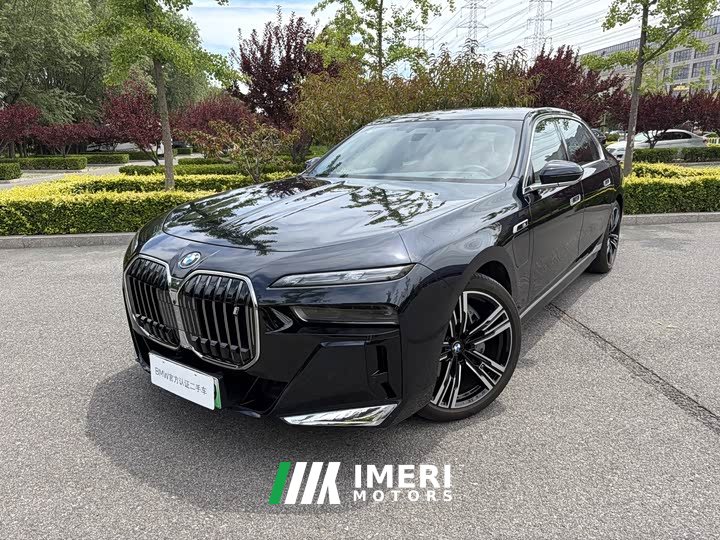 BMW i7 2023 xDrive60L M Sports Package - автомобиль из Китая