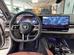 BMW 5 Series 525Li M Sports Package - фото 9