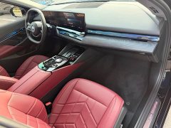 BMW i5 eDrive 35L Luxury Package - фото 20