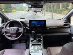 Toyota SIENNA 2021 2.5L Hybrid Platinum Edition - фото 10