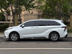 Toyota SIENNA 2021 2.5L Hybrid Platinum Edition - фото 3