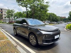 Li Auto Ideal L8 Max - фото 3