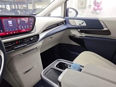 BMW Century 2.0T Six-Seater Yunshi Edition - фото 9