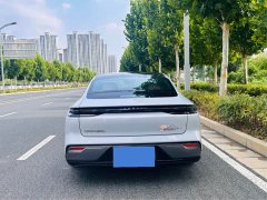 Geely Galaxy Star 8 130km EM-i Premium Edition - фото 3