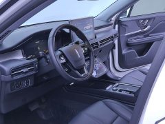 Lynk & Co Adventurer 2.0T two-wheel drive exclusive edition - фото 9