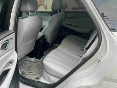 Lynk & Co Hiace 06 EV 605 Pilot Pro Edition - фото 8