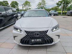 Lexus ES 200 Premium Edition - фото 1