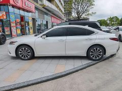 Lexus ES 200 Premium Edition - фото 2