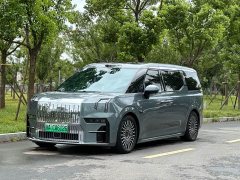 Zeekr 009 seven-seat aisle version four-wheel drive 108kWh - фото 1