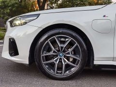 BMW i5 eDrive 35L Exclusive M Sports Package - фото 9