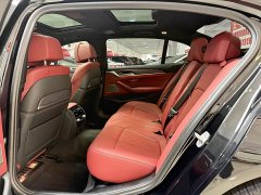 BMW 5 Series Facelift Three 530Li Exclusive M Sports Package - фото 9