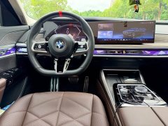 BMW 7 Series 2023 735Li M Sports Package - фото 9