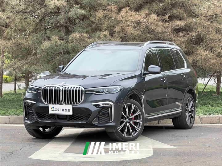 BMW X7 xDrive40i Executive M Sports Package - автомобиль из Китая
