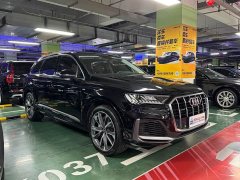 Audi Q7 55 TFSI quattro S line sports version - фото 3