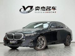 BMW 5 Series 530Li Leading M Sports Package - фото 1