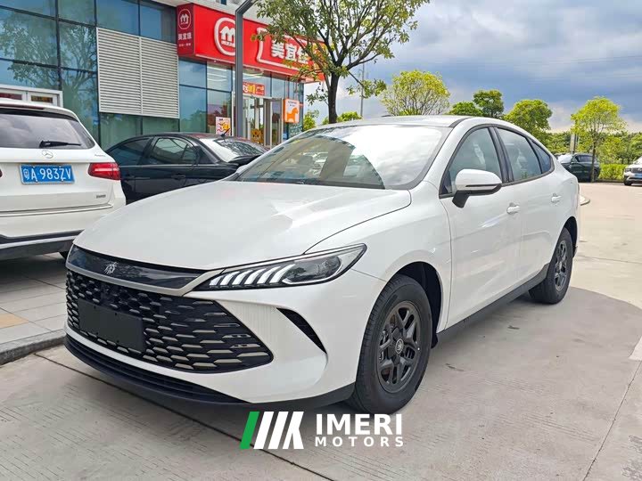BYD Qin PLUS DM-i 128KM aggressive - автомобиль из Китая
