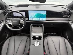 Lynk & Co Hiace 06 DM-i 205 Pilot Pro Edition - фото 6
