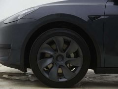 Tesla Model Y rear-wheel drive version - фото 11