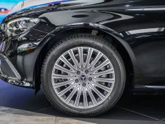 Mercedes-Benz E-Class facelift E 300 L luxury - фото 16