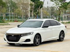Honda Accord 260TURBO Magic Night Premium Edition - фото 1