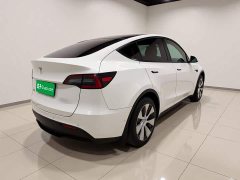 Tesla Model Y standard range rear-wheel drive version - фото 6