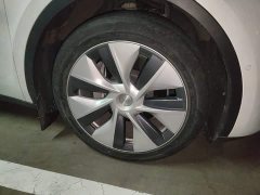 Tesla Model Y standard range rear-wheel drive version - фото 8