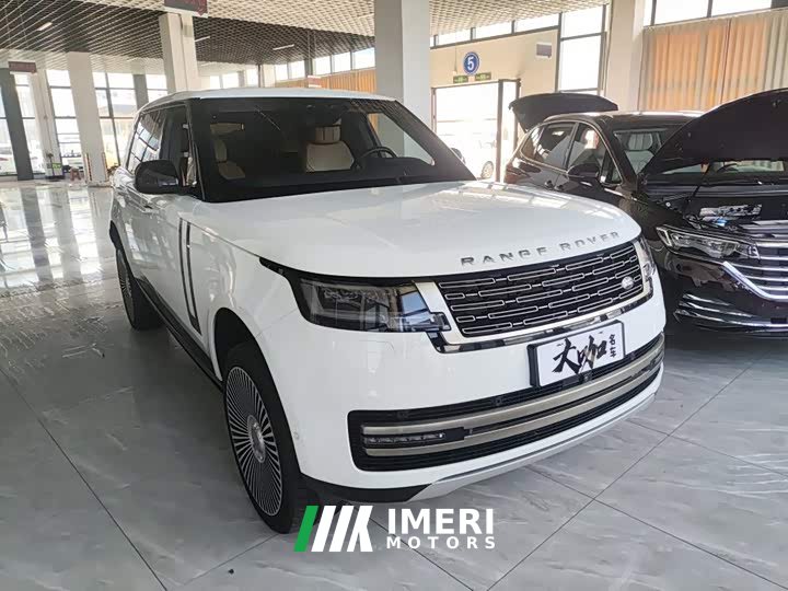 Land Rover Range Rover 3.0 L6 400PS Extended Edition, seven seats - автомобиль из Китая