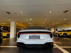 Lynk & Co EMEYA 2025 Lotus first limited edition - фото 4