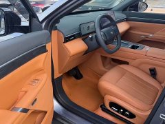 BMW eπ008 2026 six-seat pure electric home version - фото 4