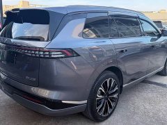 BMW eπ008 2026 six-seat pure electric home version - фото 7