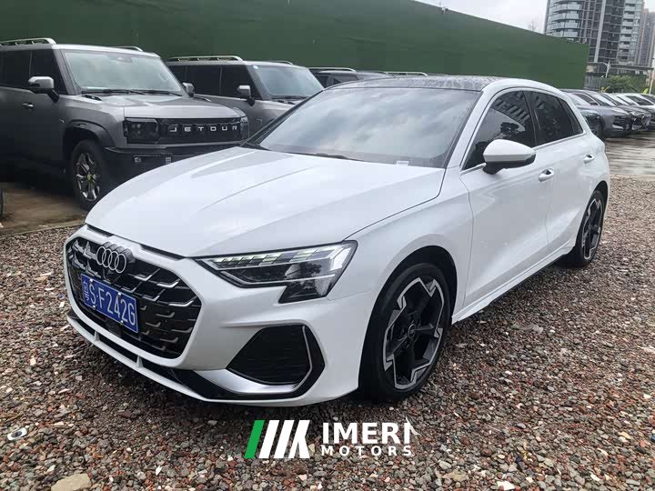 Audi A3 Sportback 35TFSI Flying Spur Exclusive - автомобиль из Китая