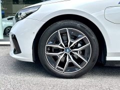 BMW i5 eDrive 35L Exclusive M Sports Package - фото 13