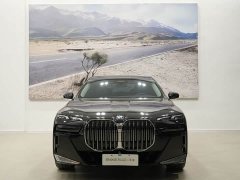 BMW 7 Series 2023 735Li M Sports Package - фото 3