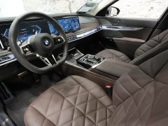 BMW 7 Series 2023 735Li M Sports Package - фото 6