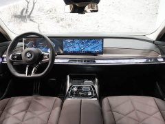 BMW 7 Series 2023 735Li M Sports Package - фото 8