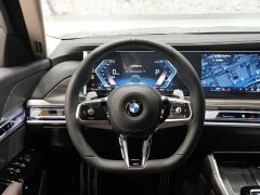 BMW 7 Series 2023 735Li M Sports Package - фото 9