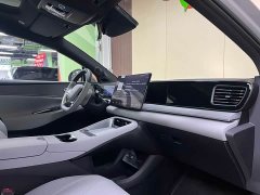 Lynk & Co Hiace 06 DM-i 205 Pilot Pro Edition - фото 7