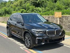 BMW X5 facelift xDrive 30Li M sports package - фото 3