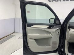 Volvo EM90 2025 Ultra six-seater - фото 3