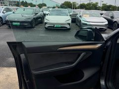 Tesla Model Y rear-wheel drive version - фото 5