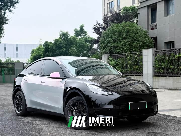 Tesla Model Y rear-wheel drive version - автомобиль из Китая