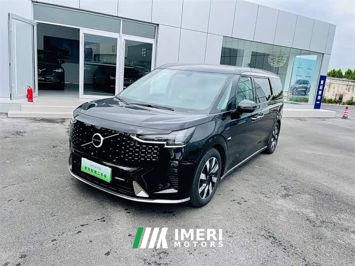 Volvo EM90 2025 Ultra six-seater - автомобиль из Китая
