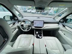 Volvo EM90 2025 Ultra six-seater - фото 11