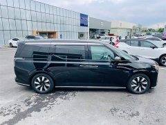 Volvo EM90 2025 Ultra six-seater - фото 7