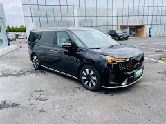 Volvo EM90 2025 Ultra six-seater - фото 8
