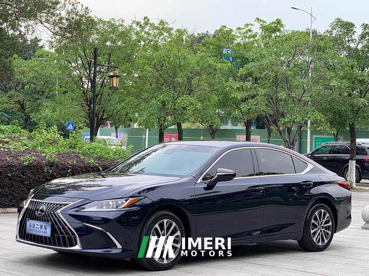 Lexus ES 200 Premium Edition - автомобиль из Китая