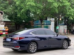 Lexus ES 200 Premium Edition - фото 16